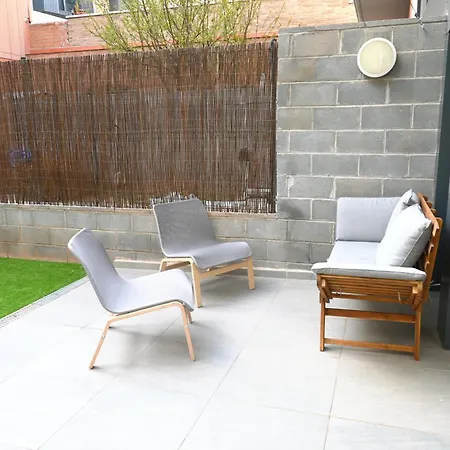 Homenfun Barcelona Can Serra * لوسبيتاليت دي يوبريغات